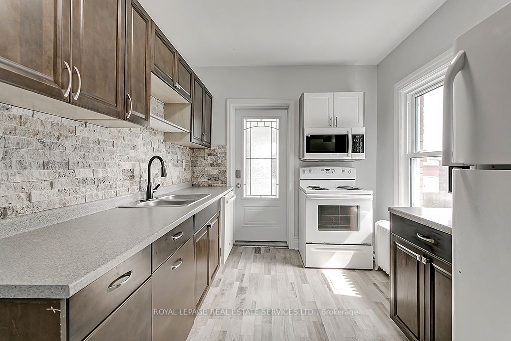 153 Drummond St, #Upper