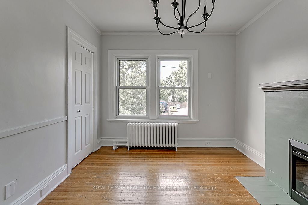 153 Drummond St, #Upper