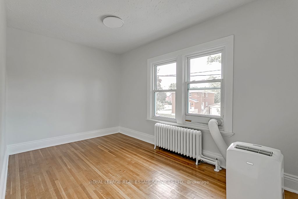 153 Drummond St, #Upper