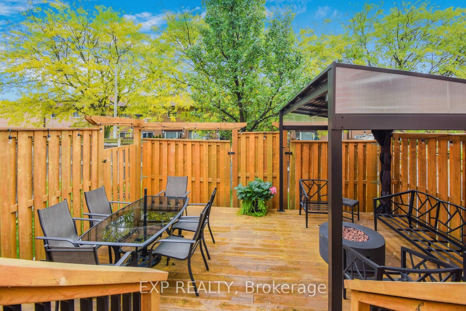 105 Brookfield Cres E