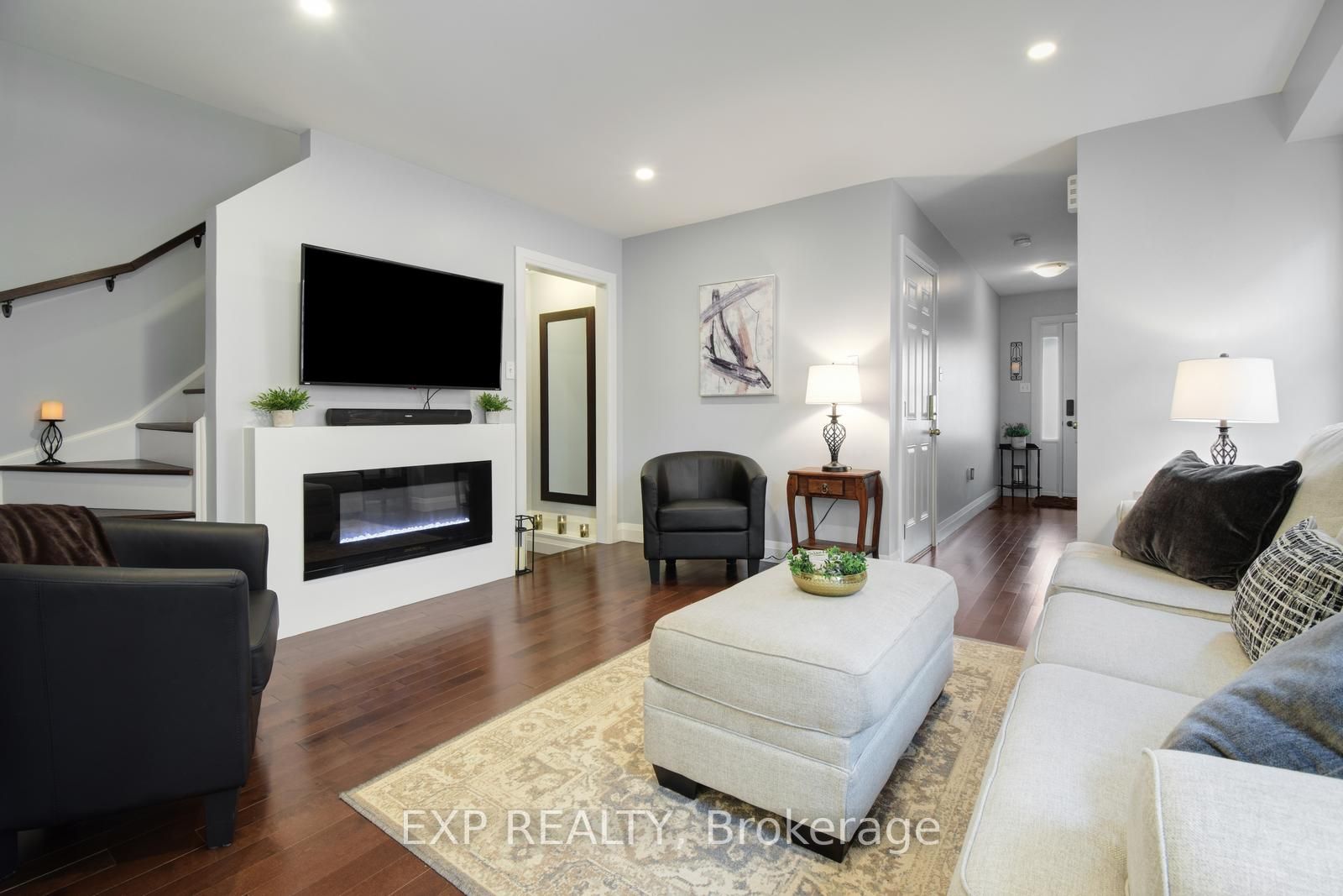 105 Brookfield Cres E