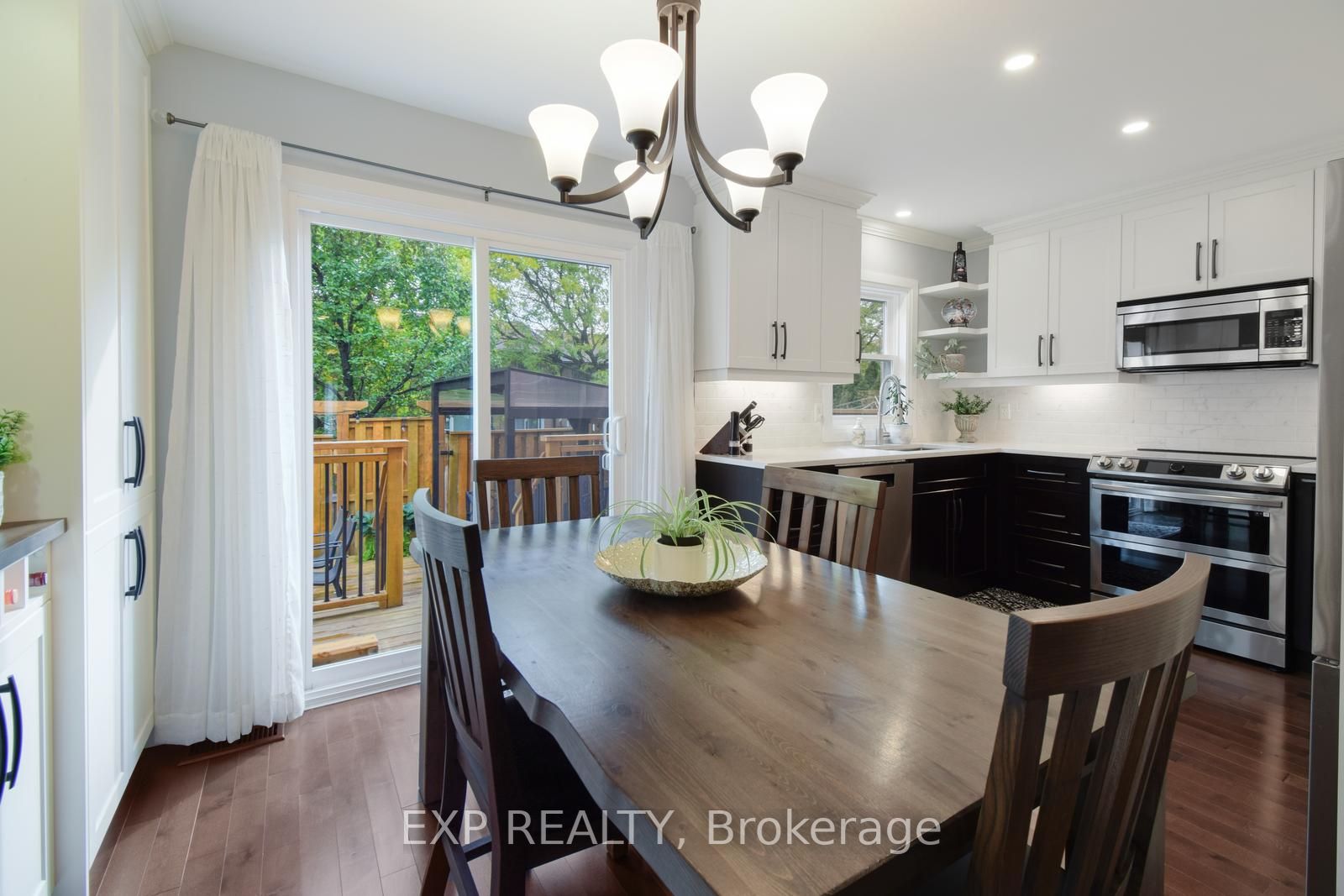 105 Brookfield Cres E