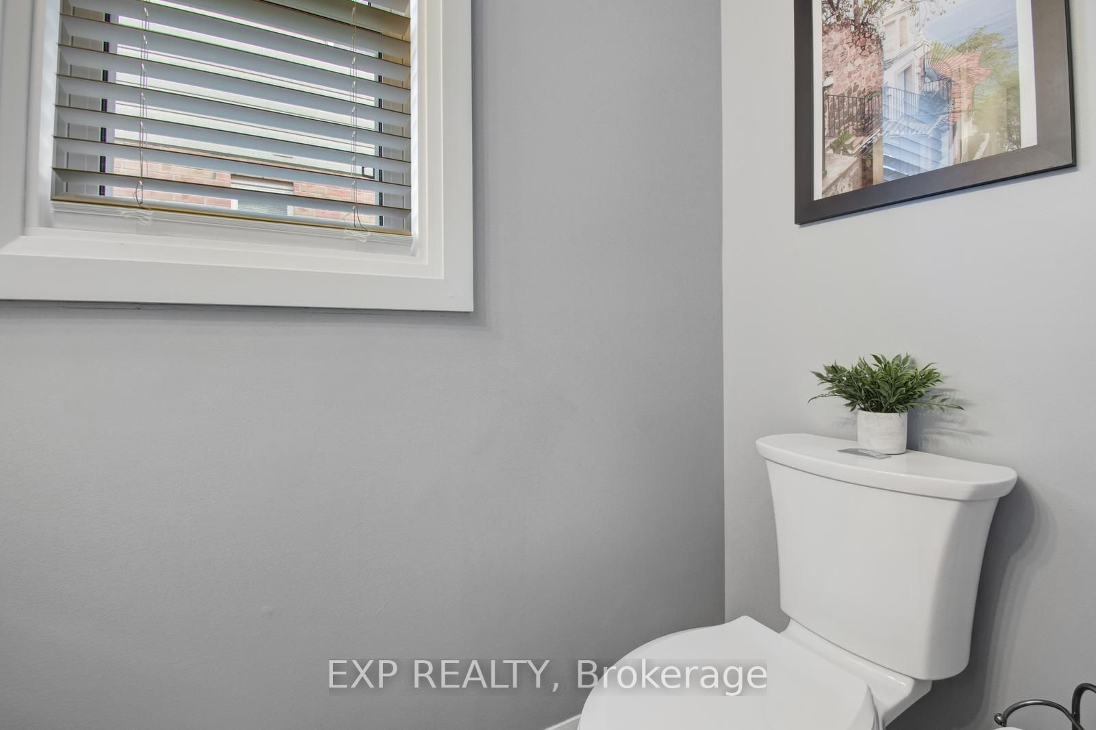 105 Brookfield Cres E