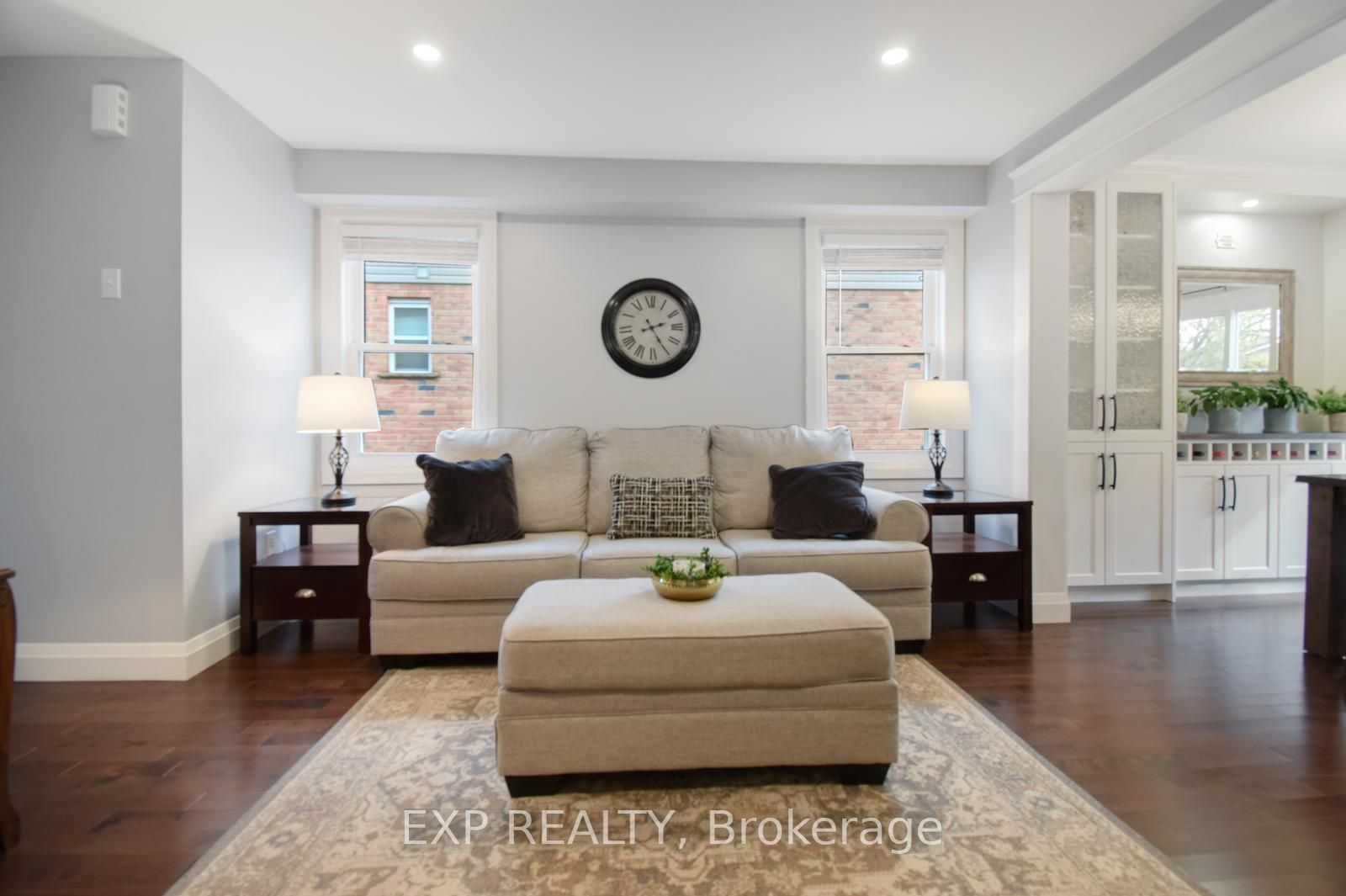 105 Brookfield Cres E