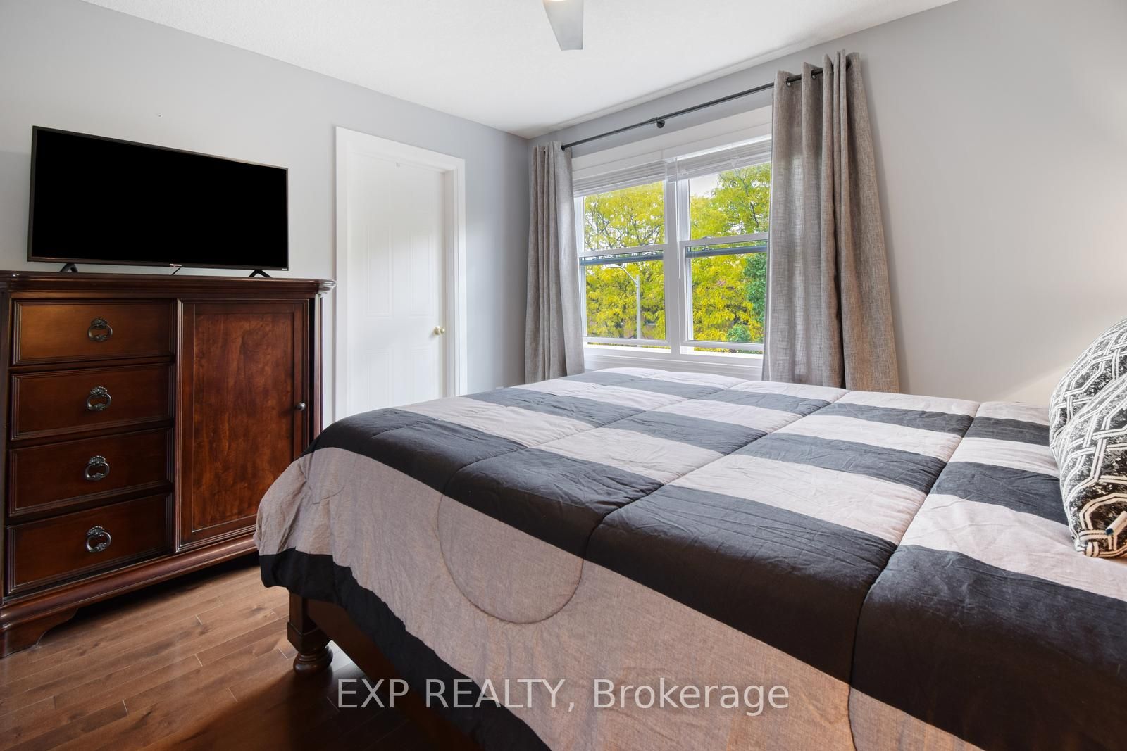 105 Brookfield Cres E