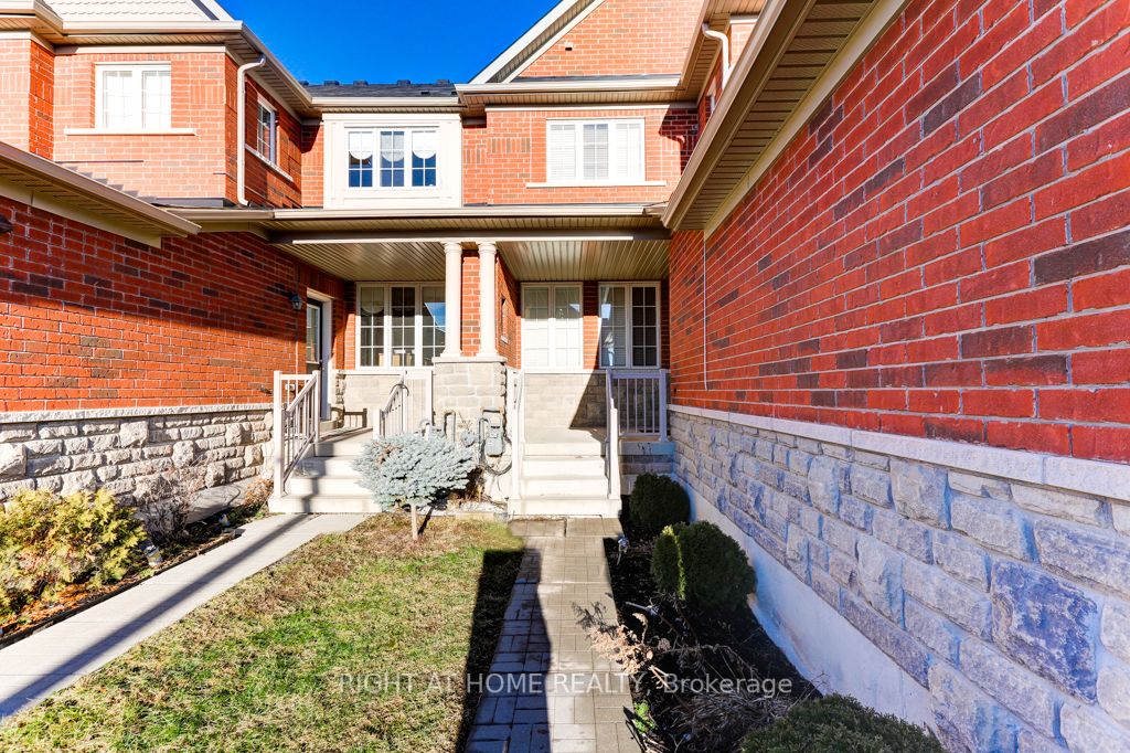104 Burke St