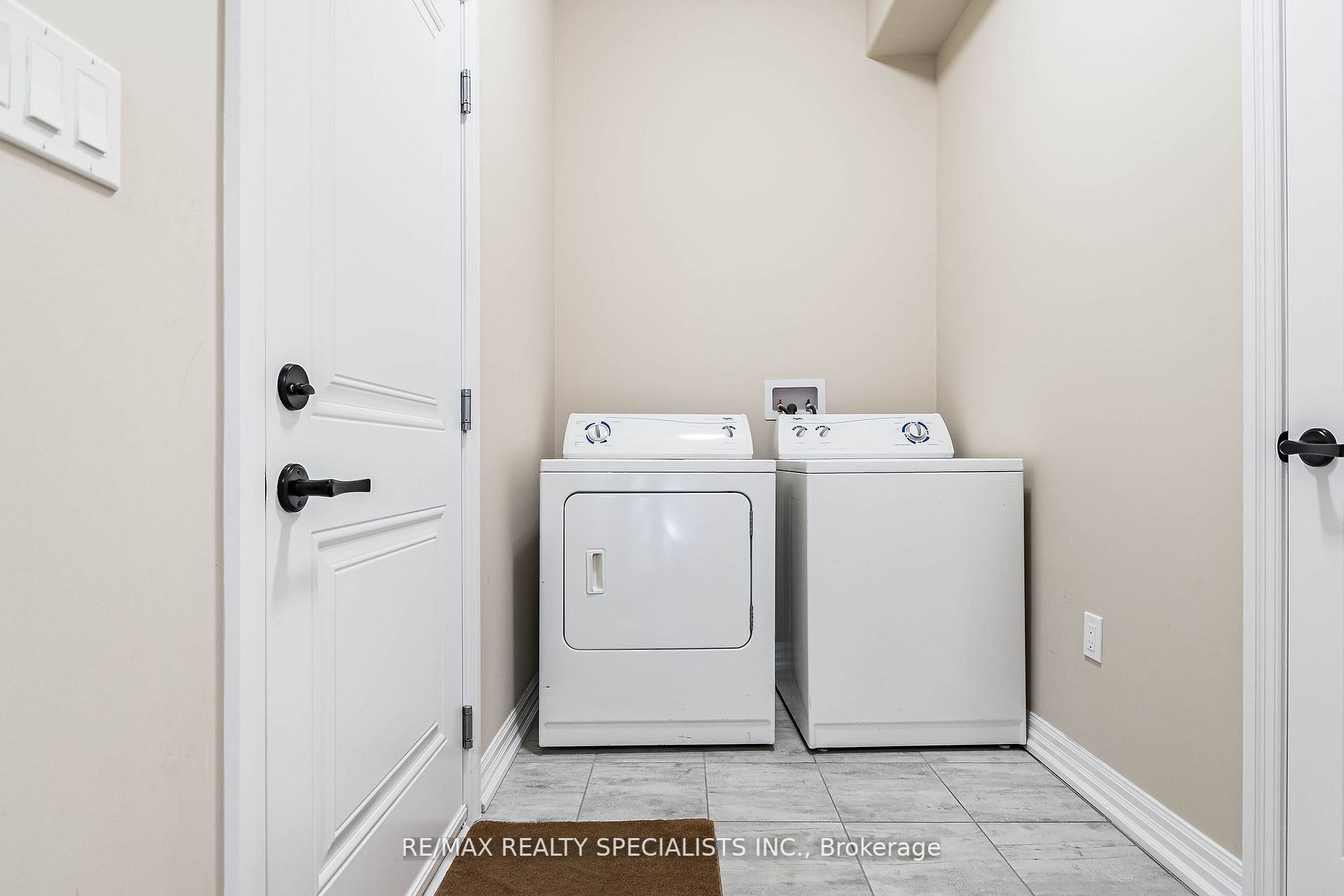 4311 MANN Street, #14