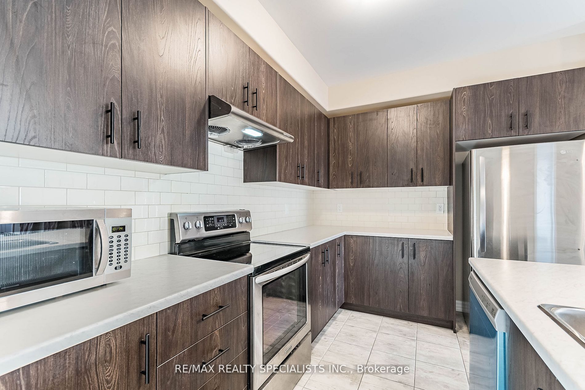 4311 MANN Street, #14