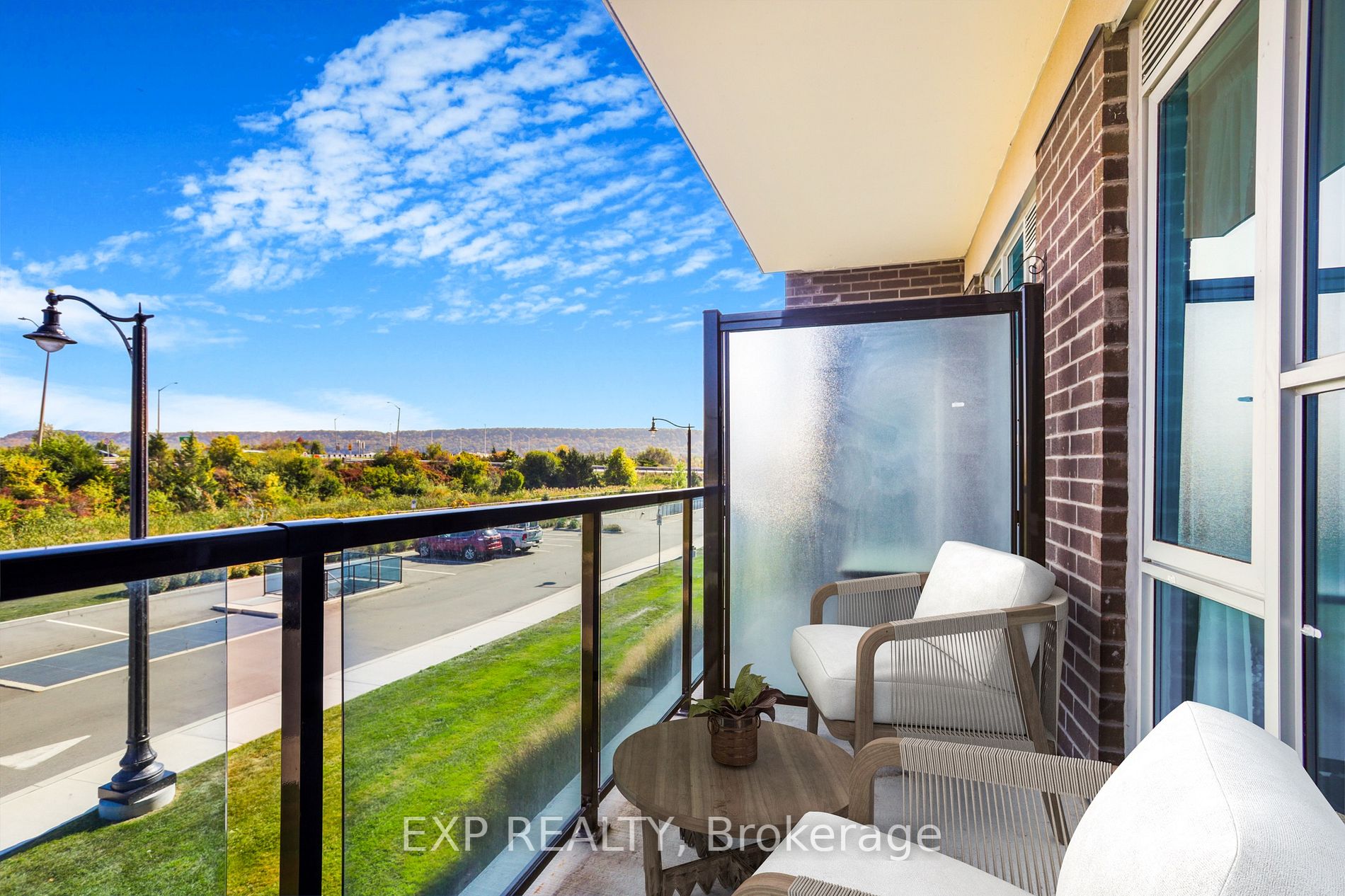 16 Concord Pl, #216