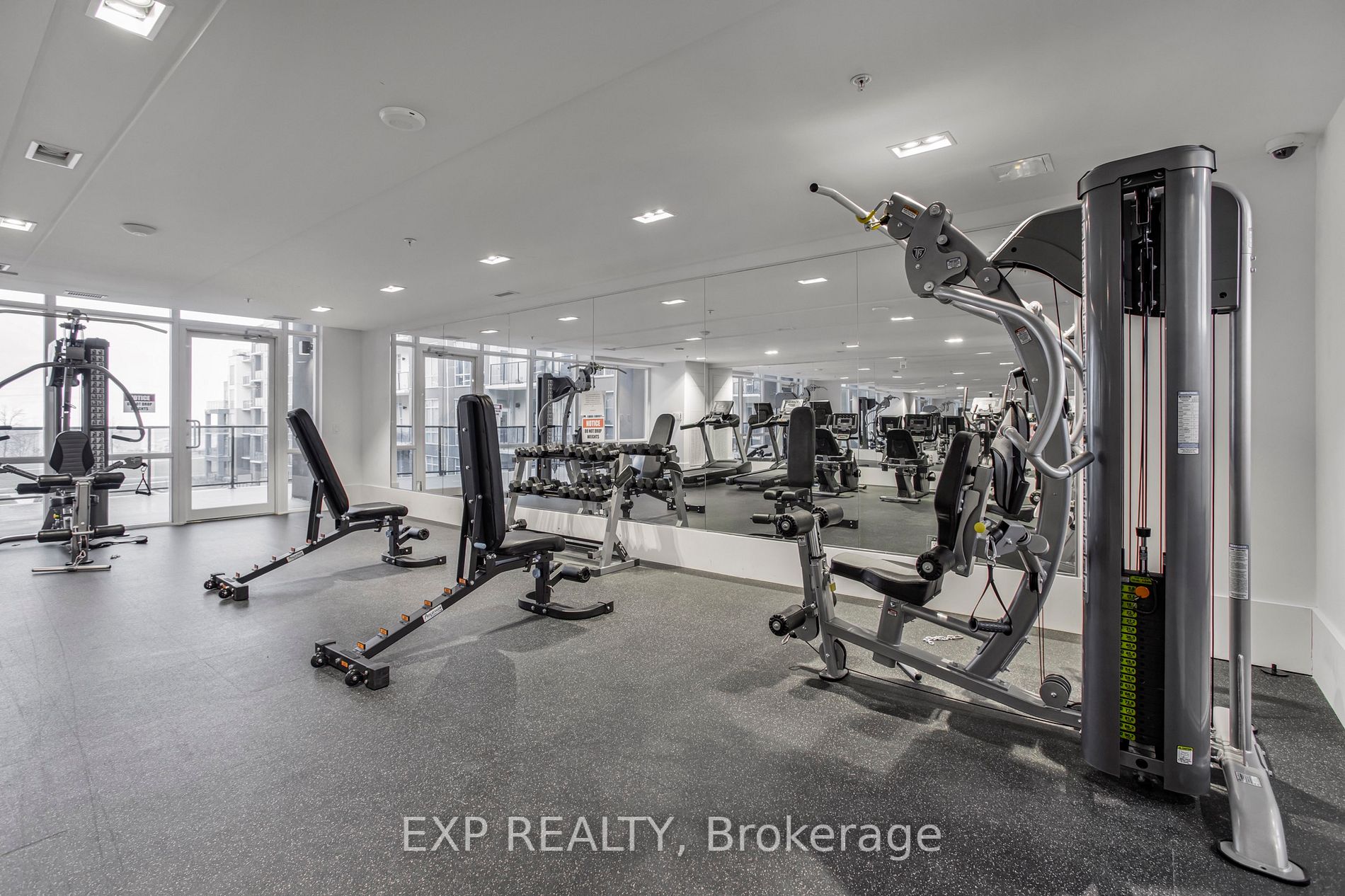 16 Concord Pl, #216