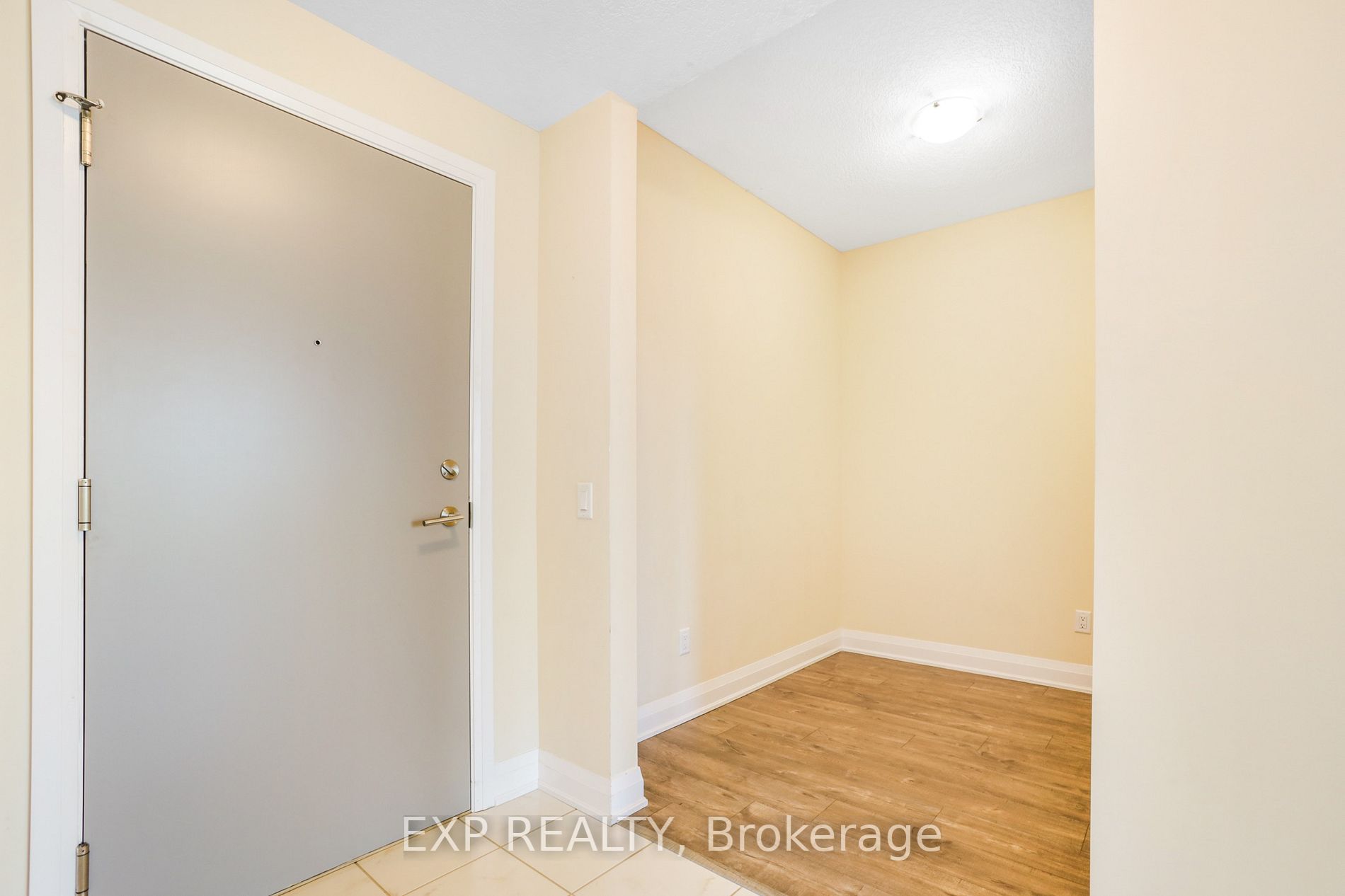 16 Concord Pl, #216