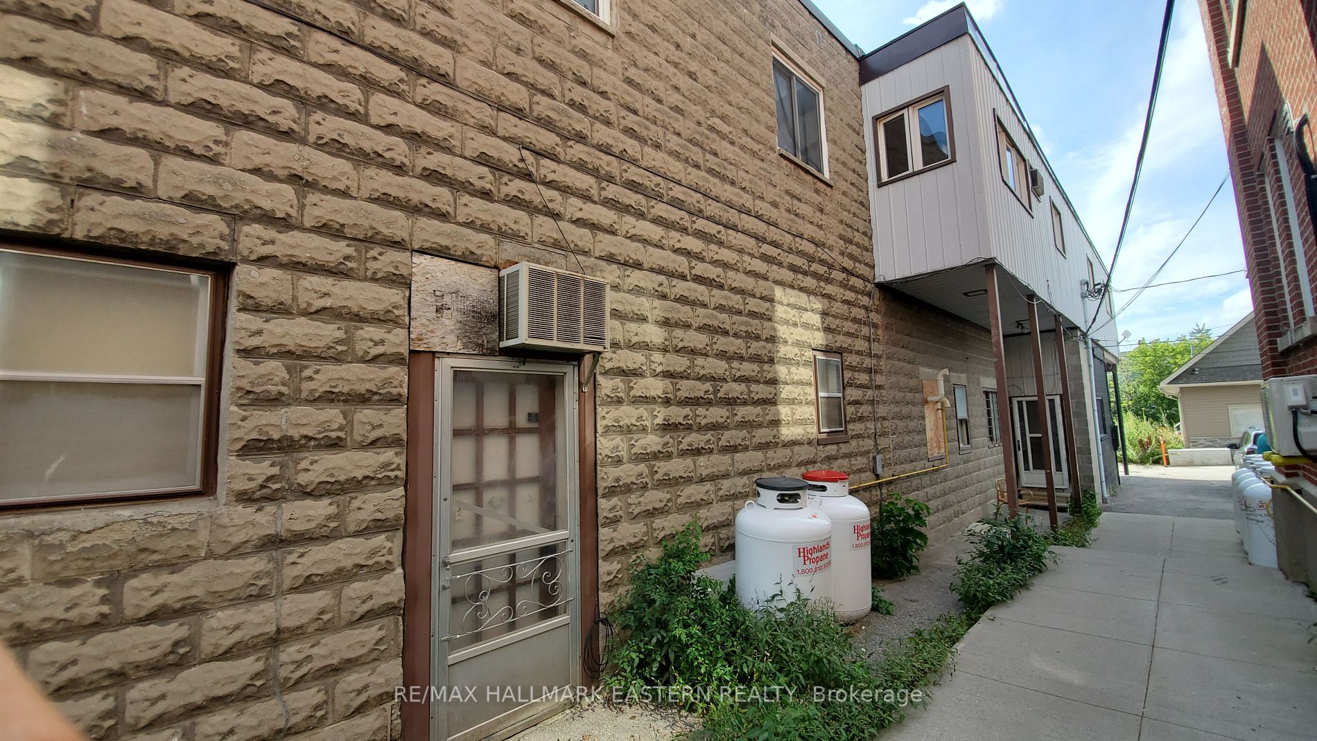 33 Colborne St
