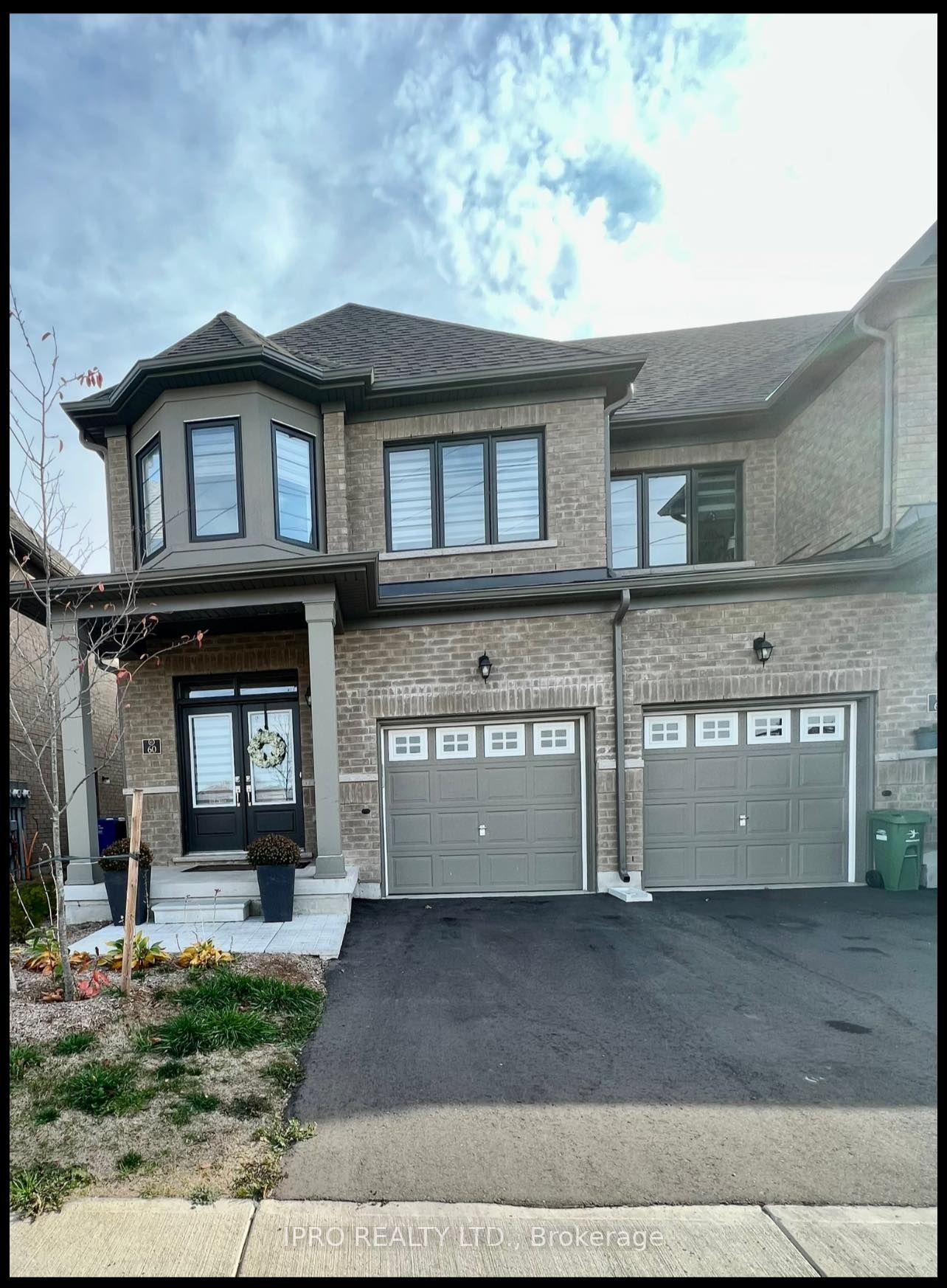 166 Deerpath Dr, #60