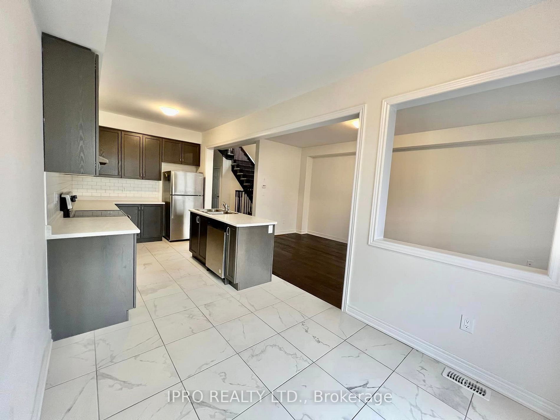 166 Deerpath Dr, #60