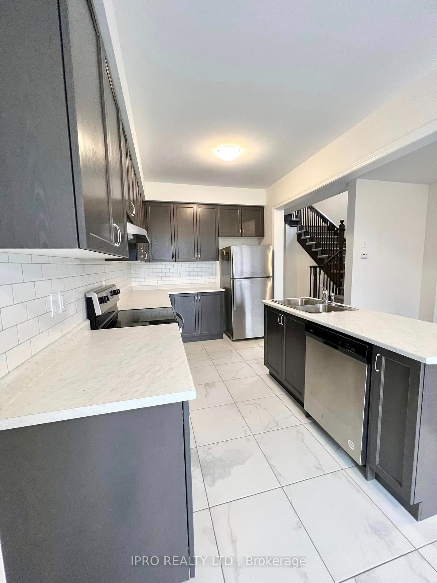 166 Deerpath Dr, #60