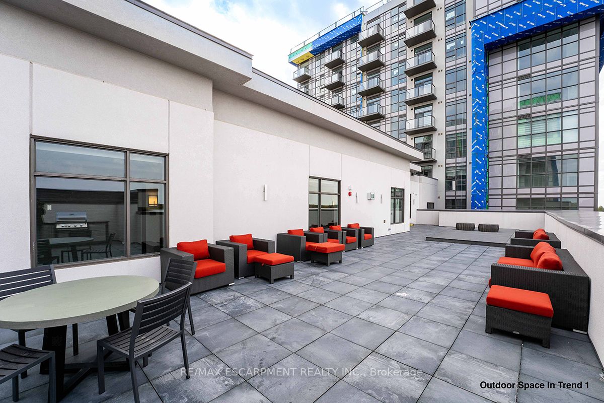 460 Dundas St E, #803