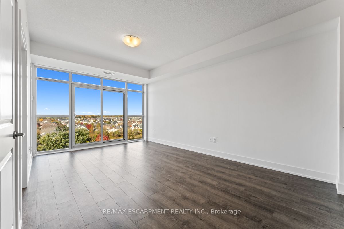 460 Dundas St E, #803