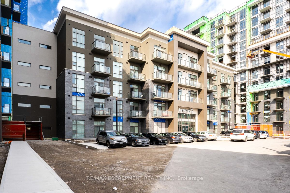 460 Dundas St E, #803