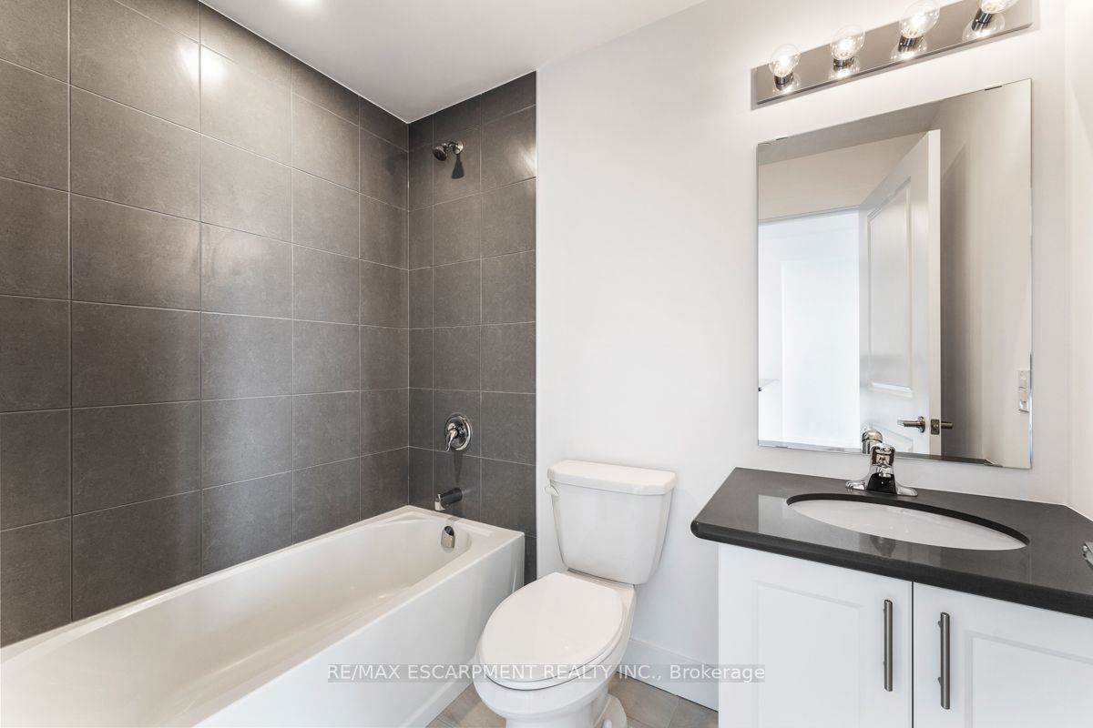 460 Dundas St E, #803