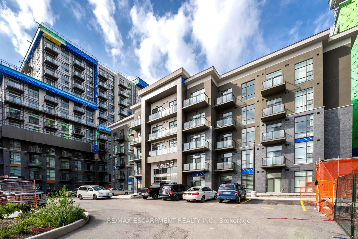 460 Dundas St E, #803