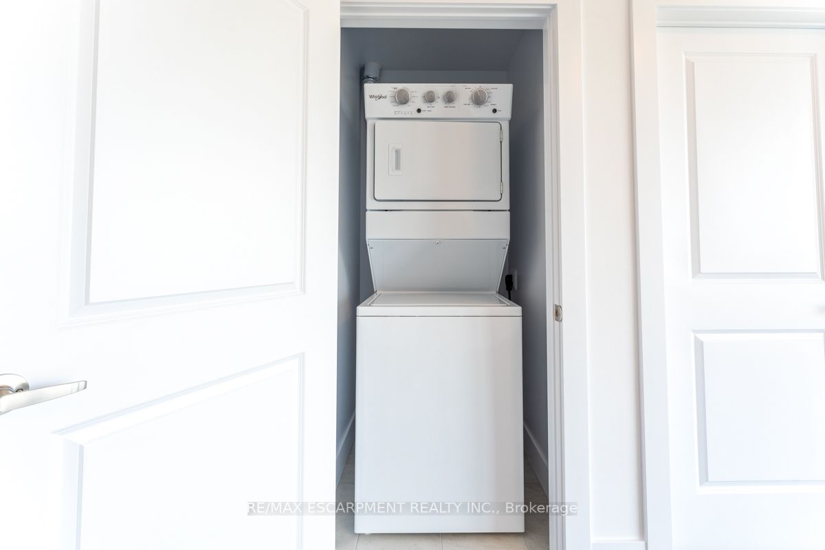 460 Dundas St E, #803
