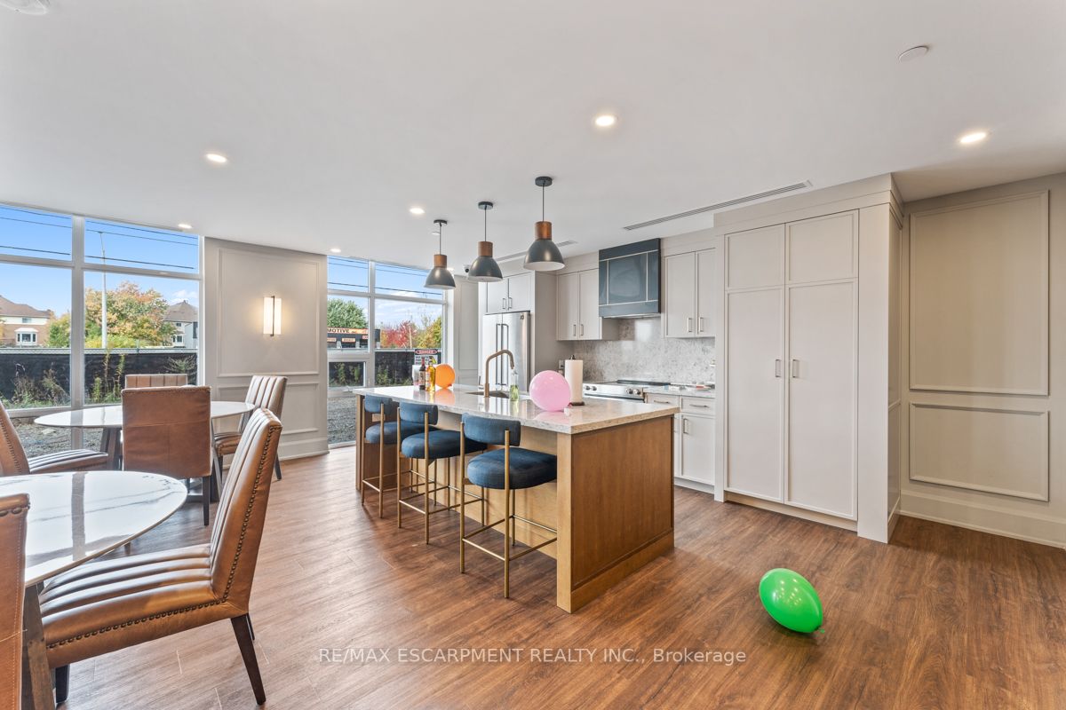 460 Dundas St E, #803