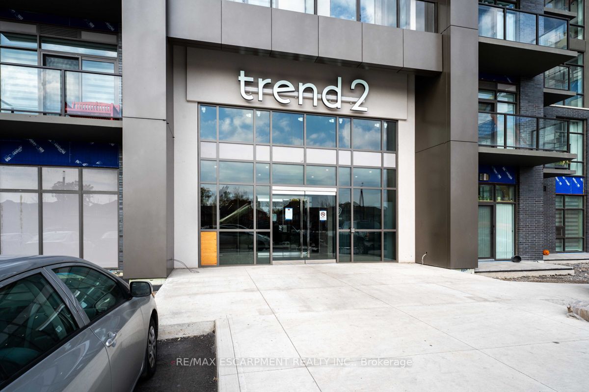 460 Dundas St E, #803