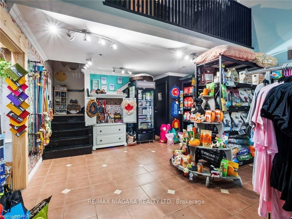 17 Lock St, #108