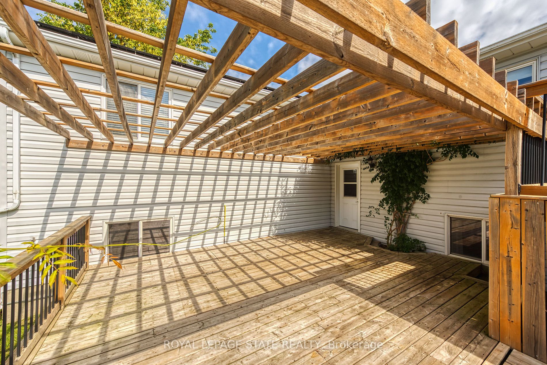 20 Sarah St