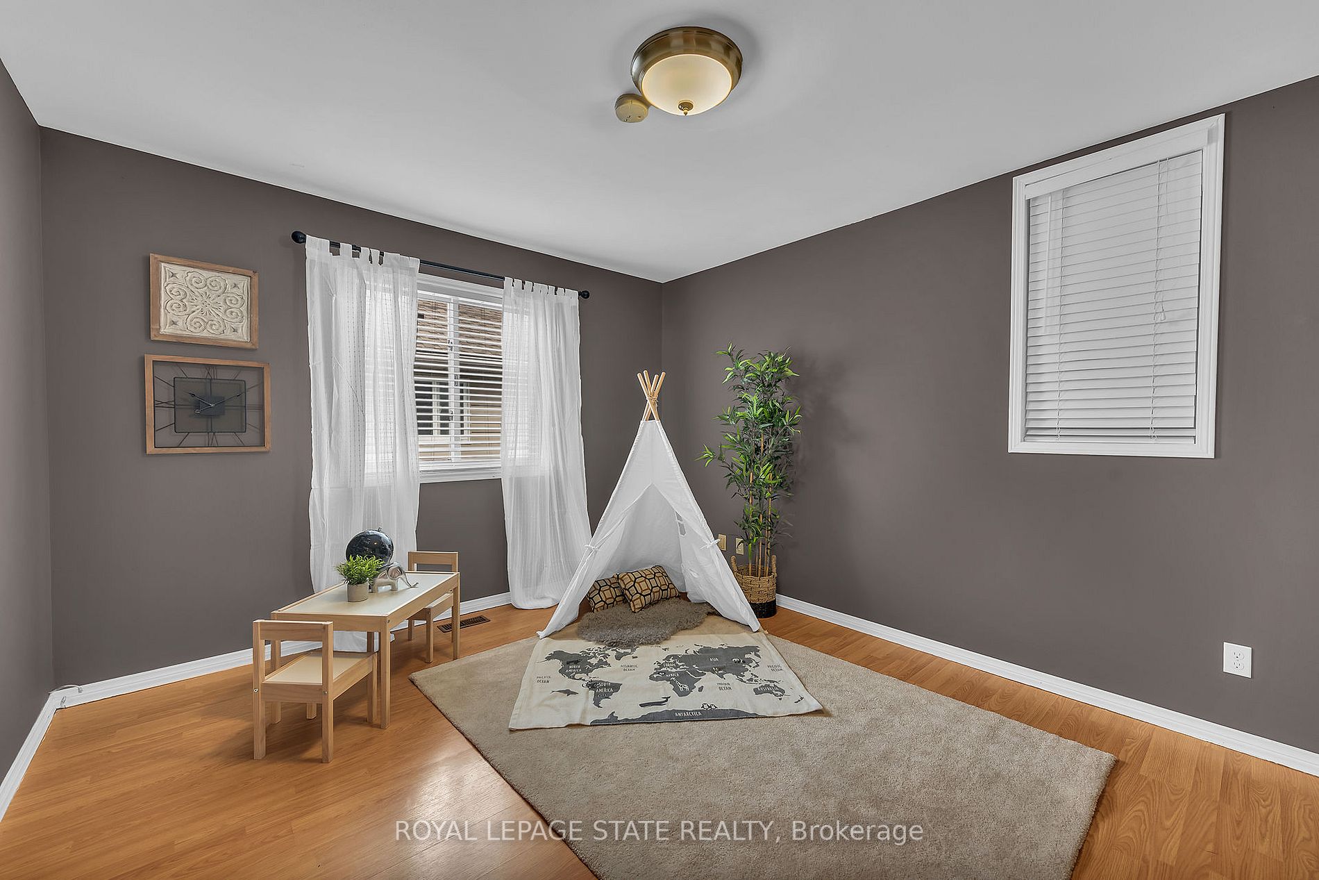 20 Sarah St