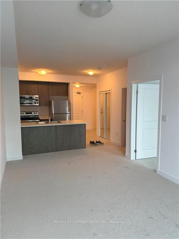460 Dundas St, #907