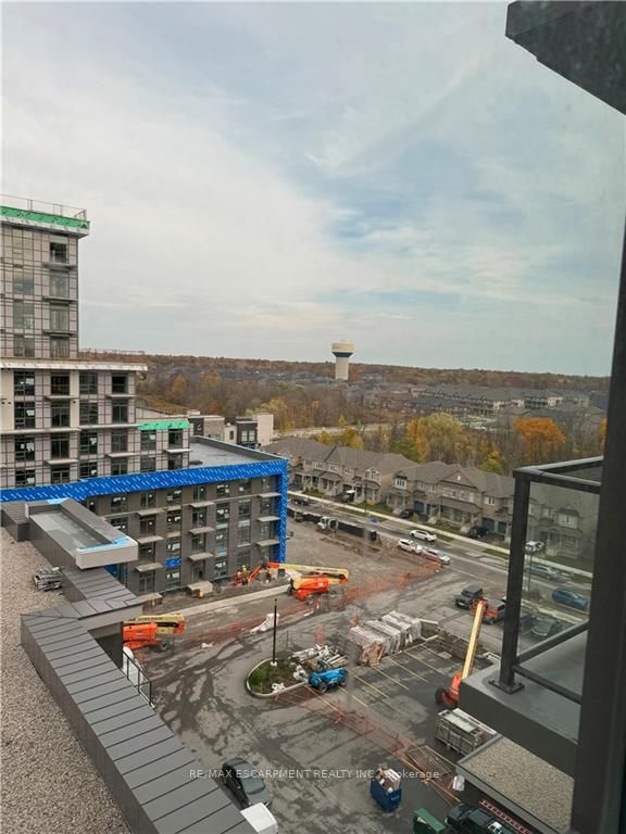 460 Dundas St, #907