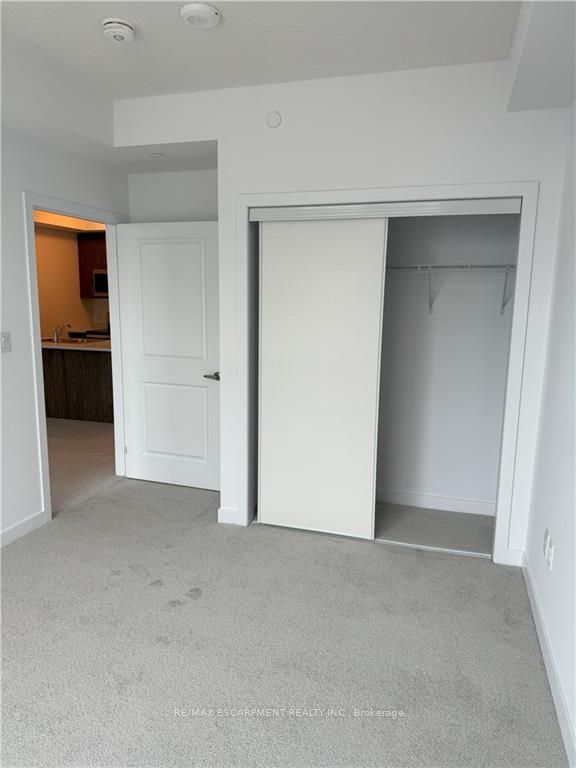 460 Dundas St, #907