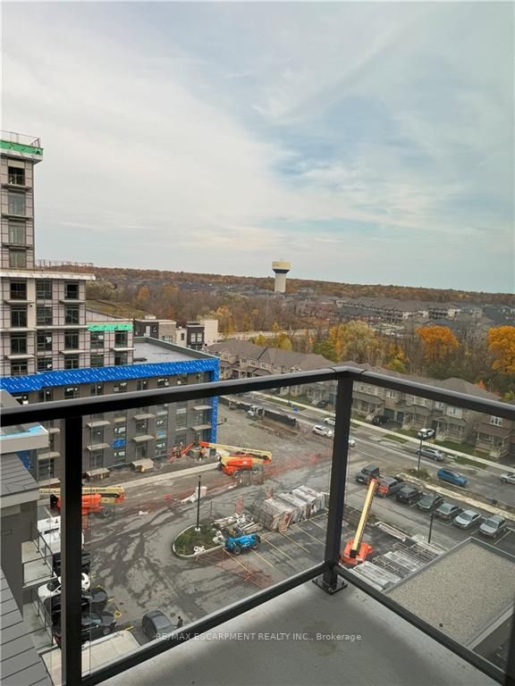 460 Dundas St, #907