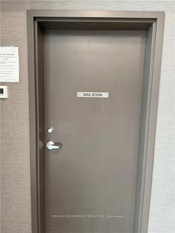 460 Dundas St, #907