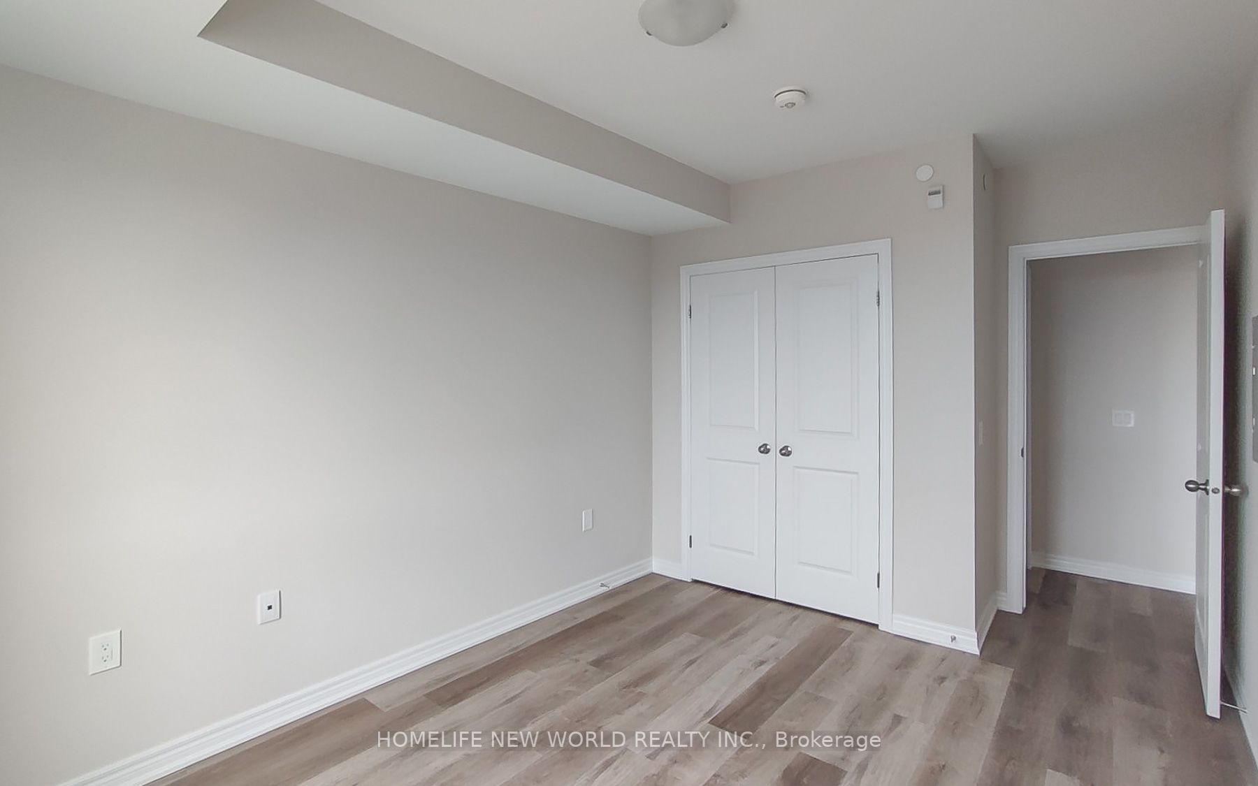 2750 King St E, #301