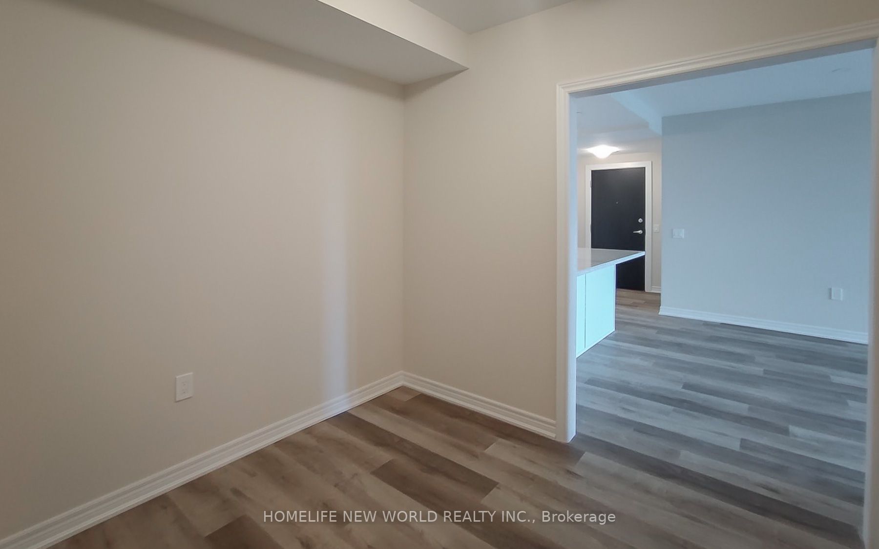 2750 King St E, #301