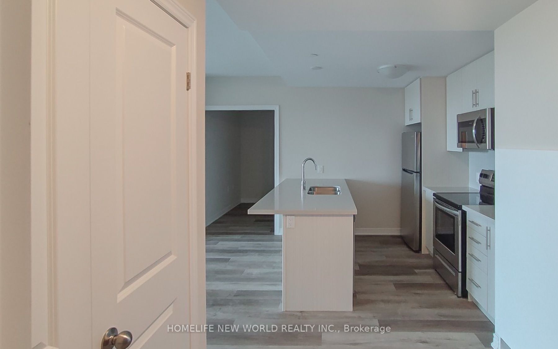 2750 King St E, #301
