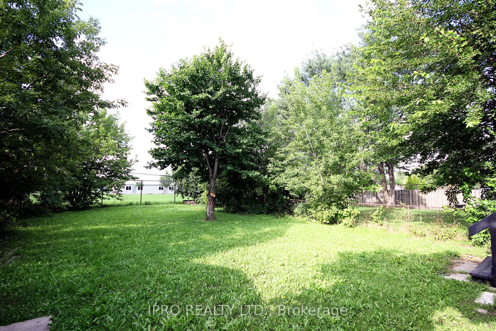 160 Luscombe St