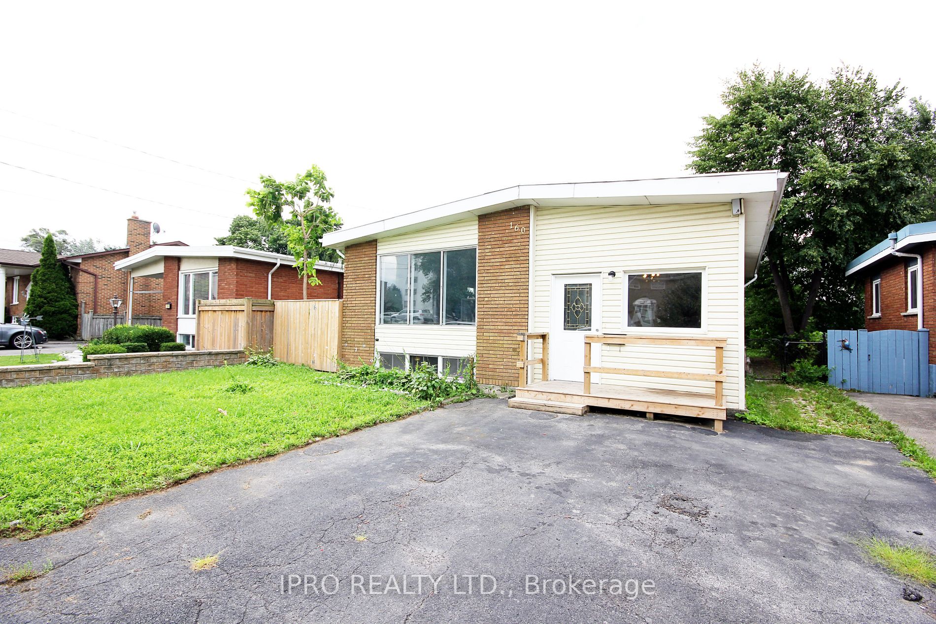 160 Luscombe St