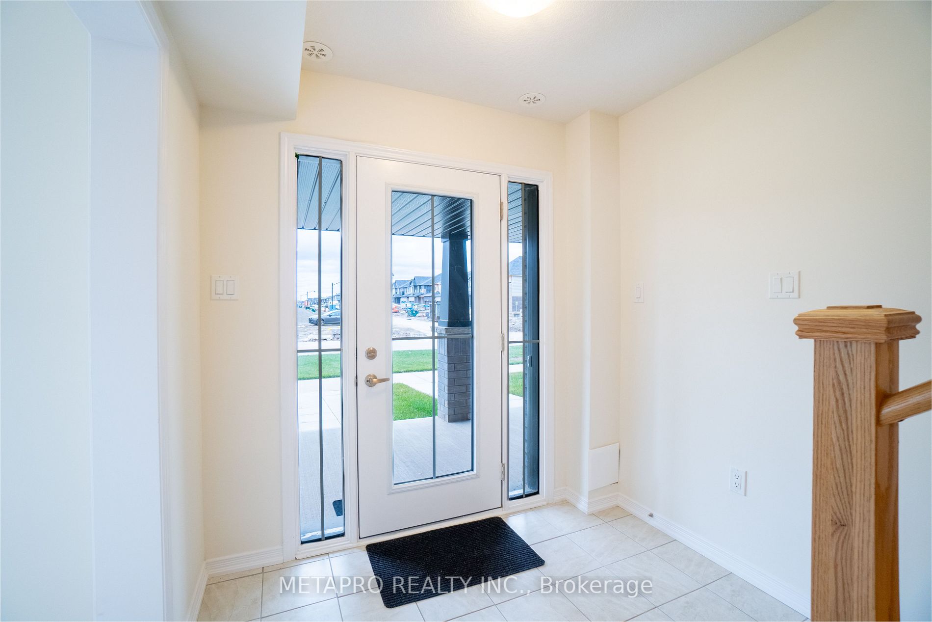 30 Bee Cres