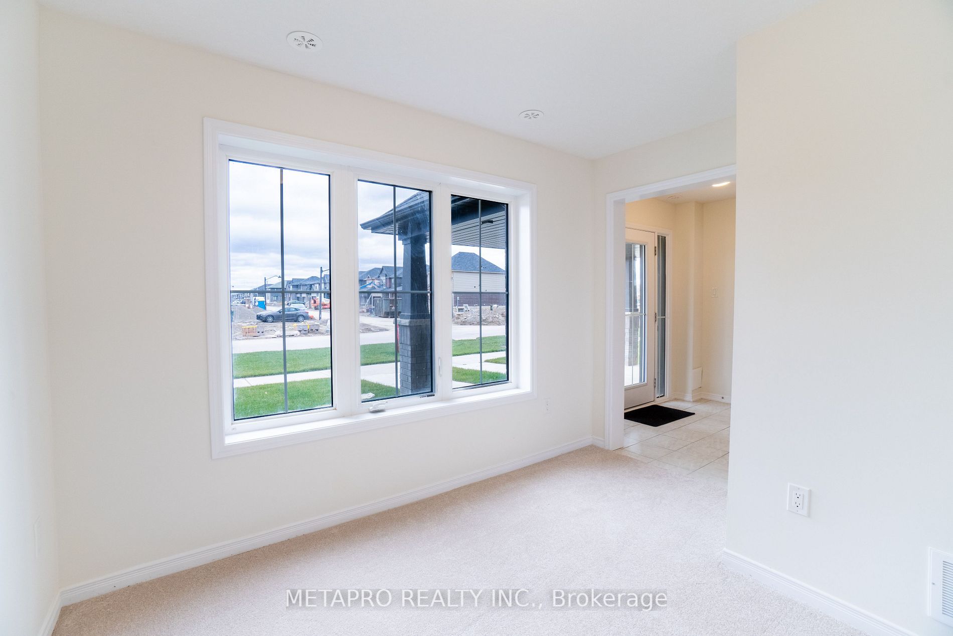 30 Bee Cres