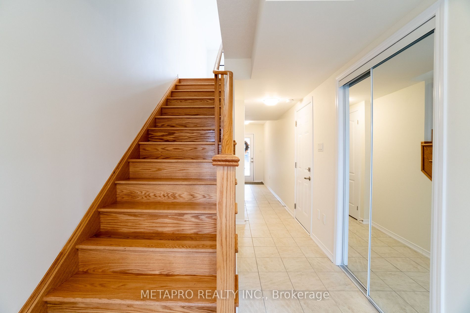 30 Bee Cres