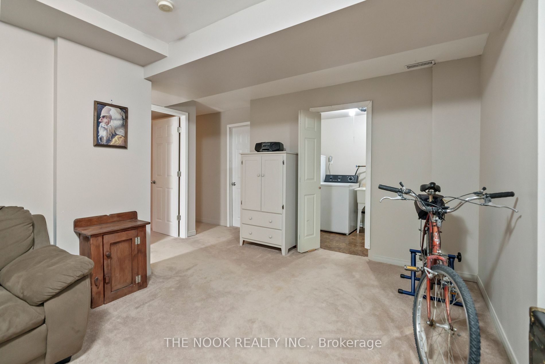 1021 Field Crt