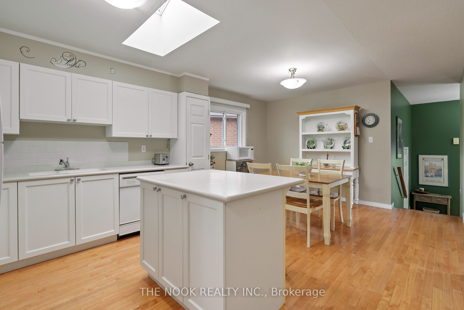 1021 Field Crt