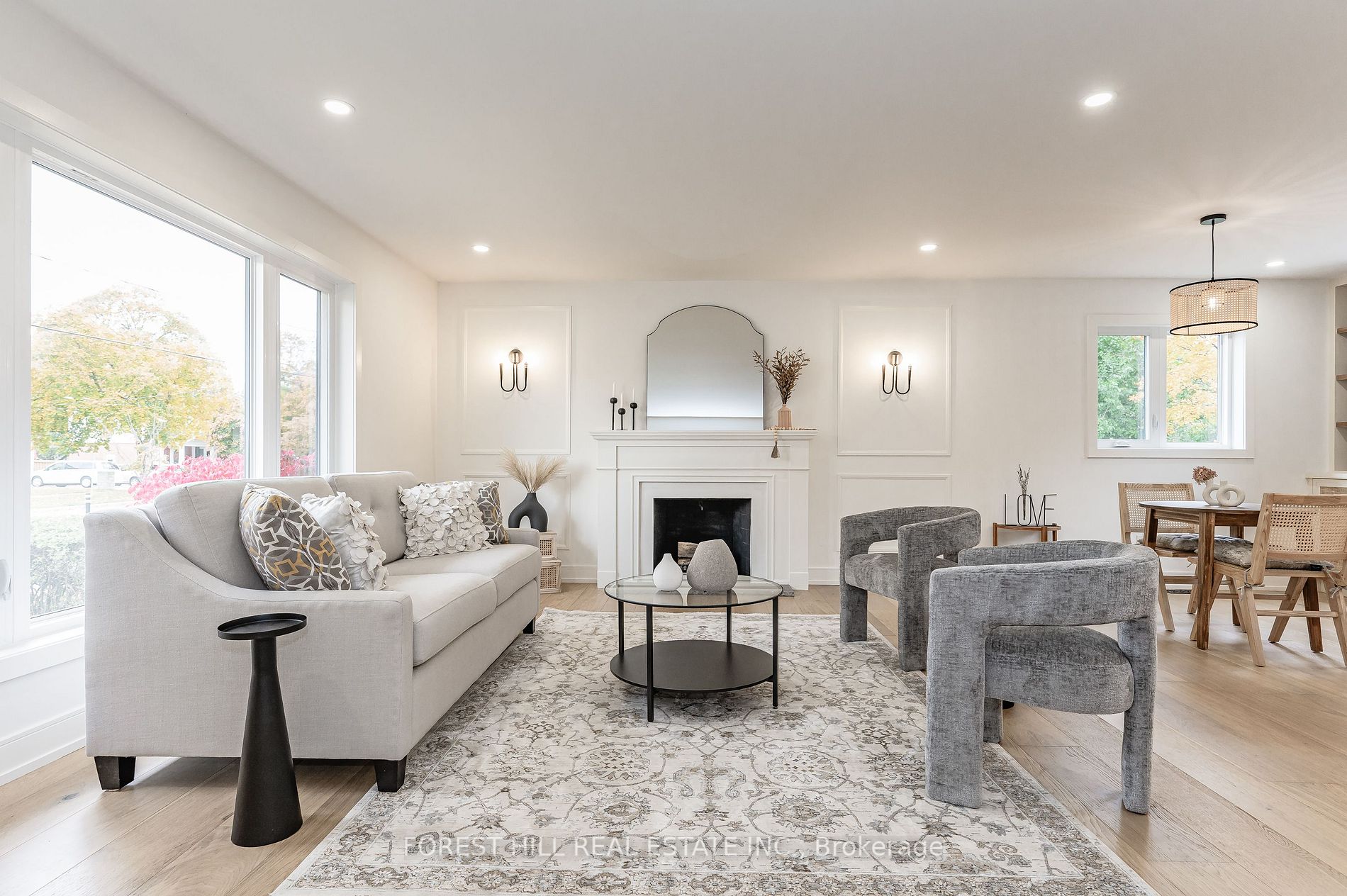 112 Queensway Dr