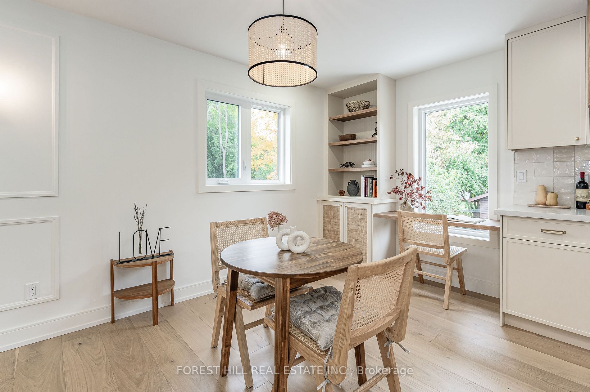 112 Queensway Dr