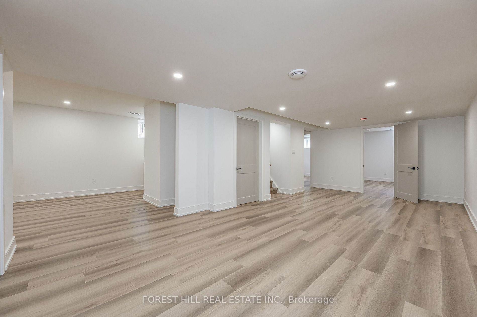 112 Queensway Dr