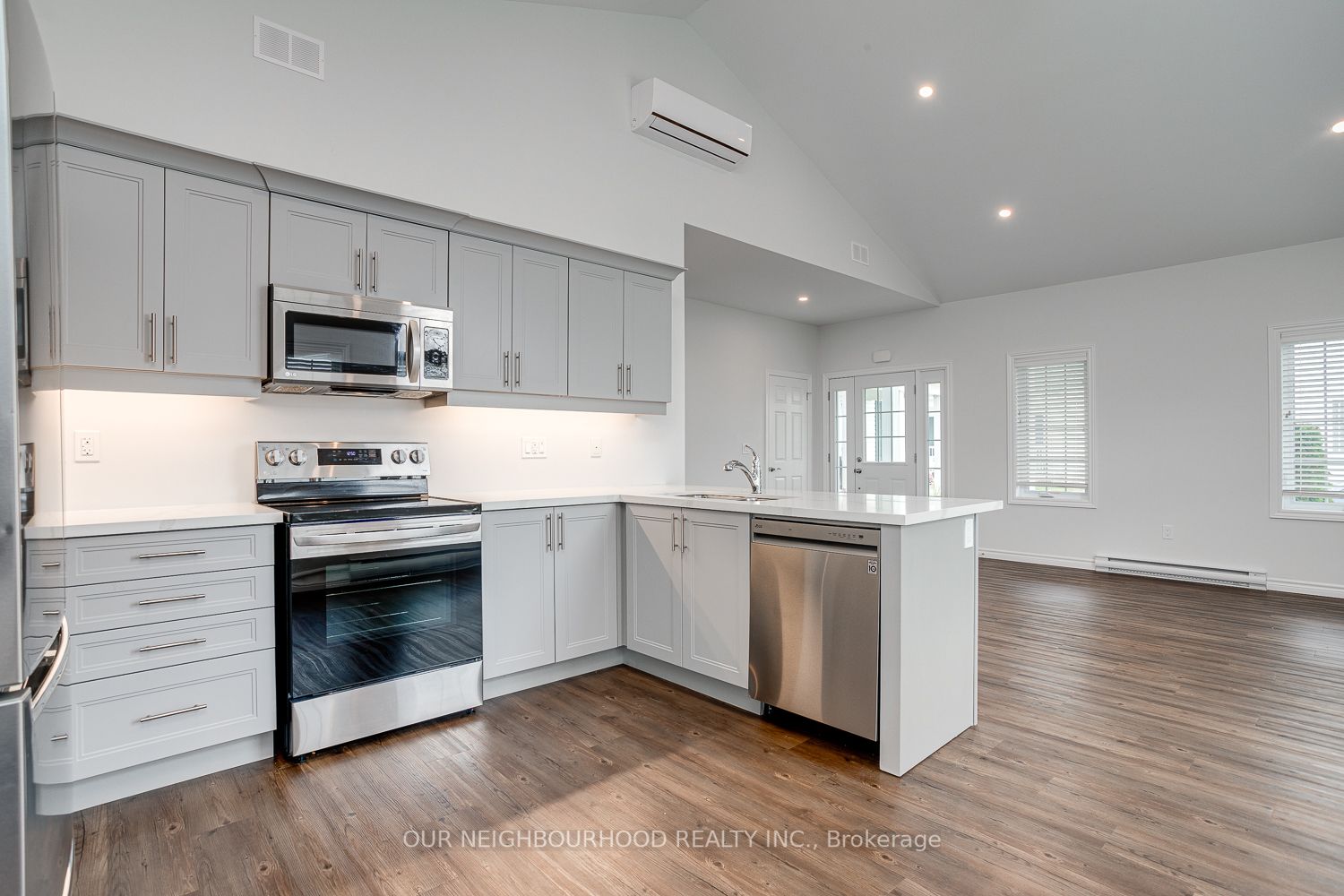 300 Croft Street W, #1502