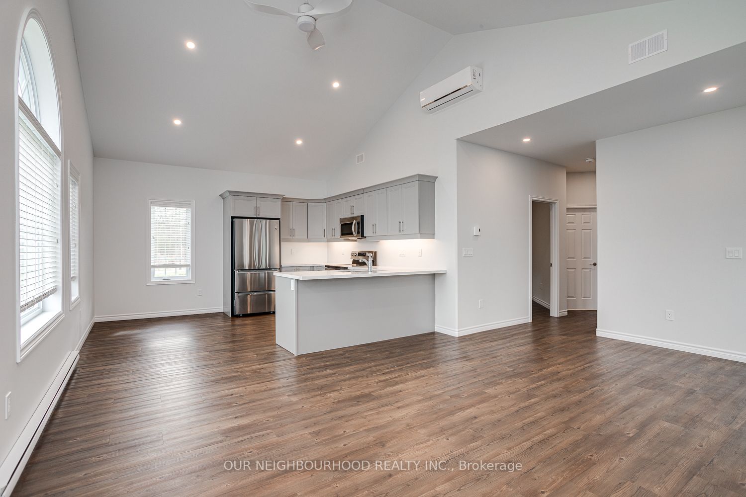 300 Croft Street W, #1502